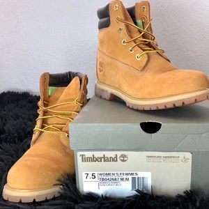 Women’s 7.5 Timberlands | Waterproof